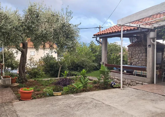 Apartment 1 Bedroom Awesome In