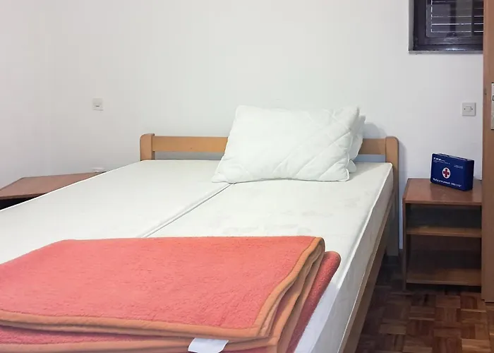 Apartment 1 Bedroom Awesome In Novi Vinodolski