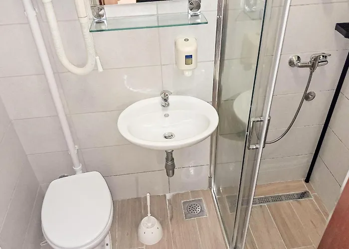 Apartment 1 Bedroom Awesome In