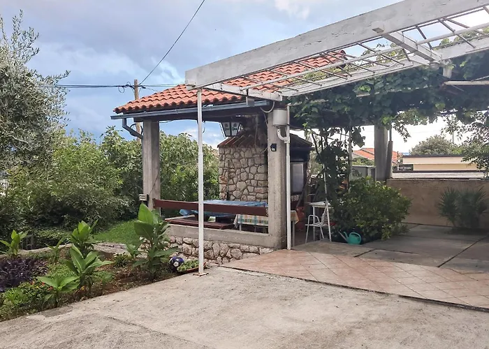 1 Bedroom Awesome In *